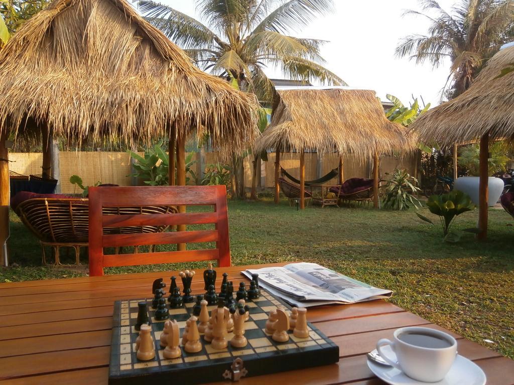 Bandini'S Hotel Kampot Esterno foto